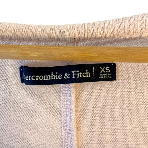 Abercrombie & Fitch, Light Pink Crop Top V Neck Lightweight Sweater, Women’s XS - Picture 4 of 9